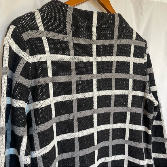 OLD NAVY Women’s Black Gray White Square Stripe Plaid Sweater Size Large - Picture 9 of 10
